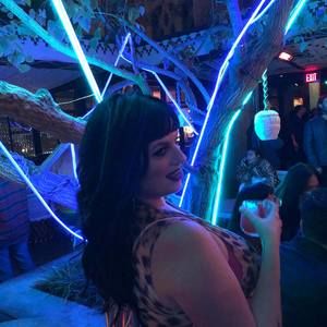 Meet your Posher, Jade